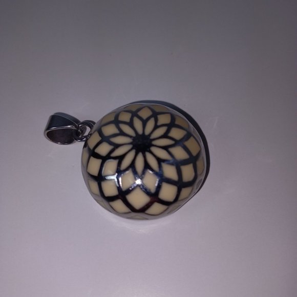 Flower of Life Resin Pendant Yellow and Silver Boho 1.25" - Picture 6 of 7